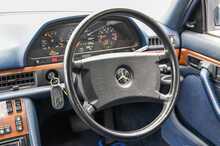 Mercedes-Benz 300SE W126 - U1186