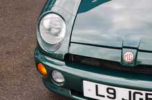 MG RV8  - U1199