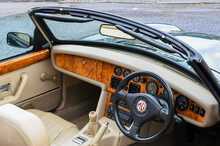 MG RV8  - U1199