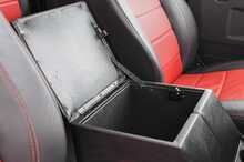 Land Rover Defender 110 TDCi Adventure - U1206