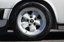 Porsche 911 Carrera 3.2 Sport - U1227