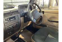 Jeep Wrangler Sahara 4.0 - U342