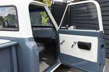 Chevrolet C10 Stepside Shortbed  - U859