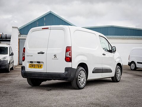 1.6 BlueHDi 650 Professional Standard Panel Van 5dr Diesel Manual SWB Euro 6 (75 bhp)