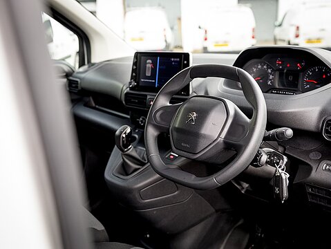 1.6 BlueHDi 650 Professional Standard Panel Van 5dr Diesel Manual SWB Euro 6 (75 bhp)