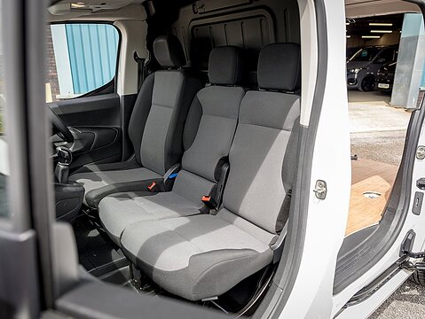 1.6 BlueHDi 650 Professional Standard Panel Van 5dr Diesel Manual SWB Euro 6 (75 bhp)