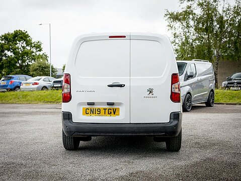 1.6 BlueHDi 650 Professional Standard Panel Van 5dr Diesel Manual SWB Euro 6 (75 bhp)