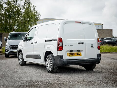 1.6 BlueHDi 650 Professional Standard Panel Van 5dr Diesel Manual SWB Euro 6 (75 bhp)