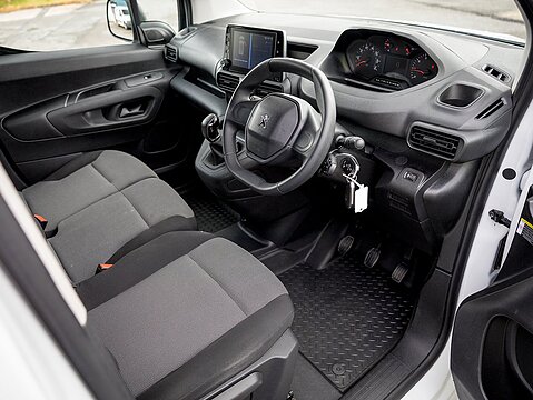 1.6 BlueHDi 650 Professional Standard Panel Van 5dr Diesel Manual SWB Euro 6 (75 bhp)