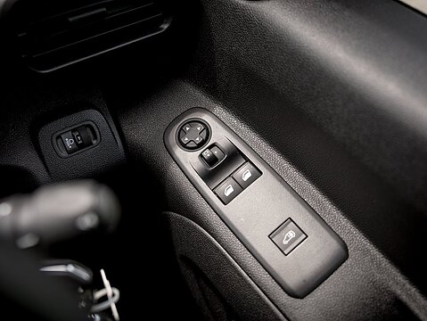 1.6 BlueHDi 650 Professional Standard Panel Van 5dr Diesel Manual SWB Euro 6 (75 bhp)