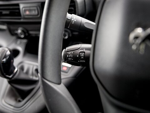 1.6 BlueHDi 650 Professional Standard Panel Van 5dr Diesel Manual SWB Euro 6 (75 bhp)