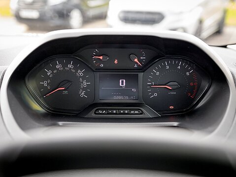 1.6 BlueHDi 650 Professional Standard Panel Van 5dr Diesel Manual SWB Euro 6 (75 bhp)