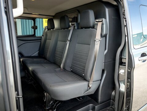 2.0 320 EcoBlue Limited Crew Van 5dr Diesel Manual L2 H1 Euro 6 (6 Seat) (130 ps)