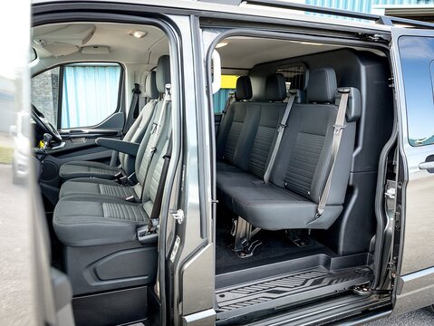 2.0 320 EcoBlue Limited Crew Van 5dr Diesel Manual L2 H1 Euro 6 (6 Seat) (130 ps)