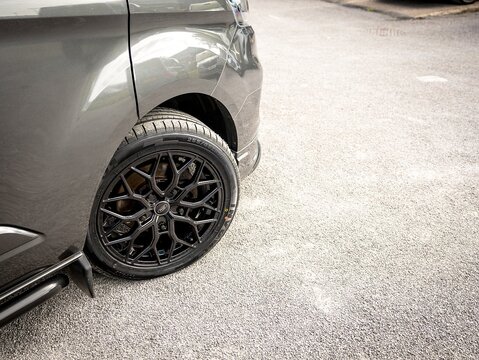 2.0 320 EcoBlue Limited Crew Van 5dr Diesel Manual L2 H1 Euro 6 (6 Seat) (130 ps)