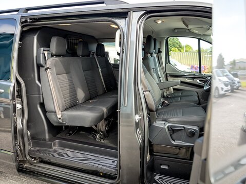 2.0 320 EcoBlue Limited Crew Van 5dr Diesel Manual L2 H1 Euro 6 (6 Seat) (130 ps)