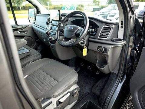 2.0 320 EcoBlue Limited Crew Van 5dr Diesel Manual L2 H1 Euro 6 (6 Seat) (130 ps)