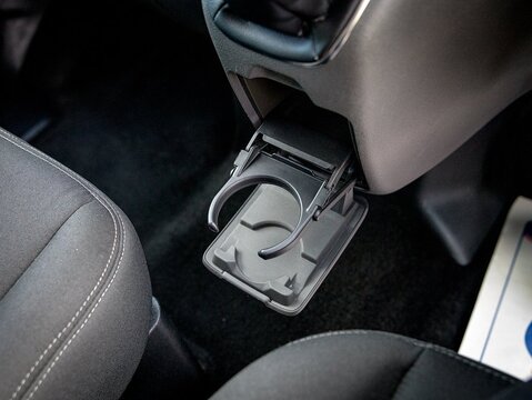 2.0 320 EcoBlue Limited Crew Van 5dr Diesel Manual L2 H1 Euro 6 (6 Seat) (130 ps)