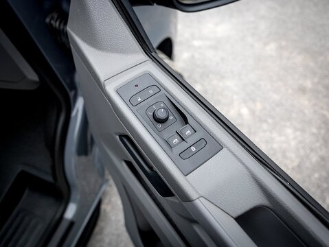 2.0 TDI T32 Highline Crew Van Double Cab 5dr Diesel Manual FWD SWB Euro 6 (s/s) (150 ps)