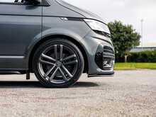 Volkswagen Transporter T6.1 T32 2.0 TDI 150 BHP Highline SWB 5 Seat Kombi Euro 6 Diesel DSG 7-Speed Automatic Van