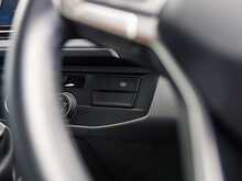 Volkswagen Transporter T6.1 T32 2.0 TDI 150 BHP Highline SWB 5 Seat Kombi Euro 6 Diesel DSG 7-Speed Automatic Van