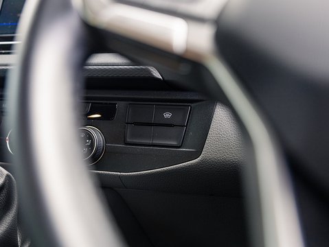 2.0 TDI T32 Highline Crew Van Double Cab 5dr Diesel DSG FWD SWB Euro 6 (s/s) (150 ps)