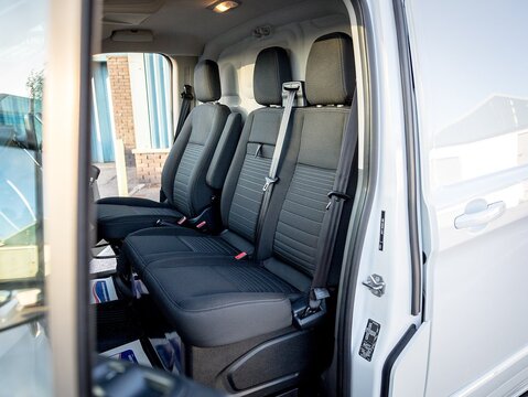 2.0 300 EcoBlue Limited Panel Van 5dr Diesel Manual L1 H1 Euro 6 (130 ps)
