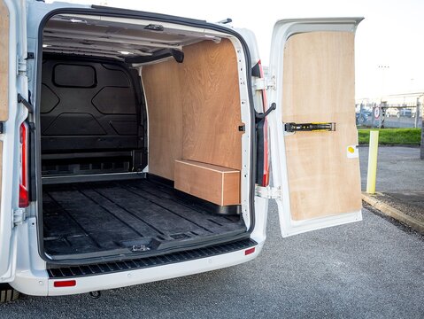 2.0 300 EcoBlue Limited Panel Van 5dr Diesel Manual L1 H1 Euro 6 (130 ps)