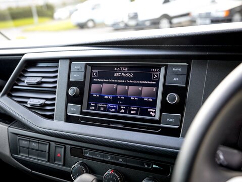 2.0 TDI T32 Highline Crew Van Double Cab 5dr Diesel DSG FWD SWB Euro 6 (s/s) (150 ps)