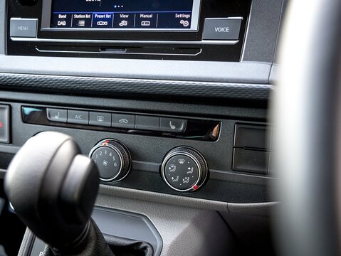 2.0 TDI T32 Highline Crew Van Double Cab 5dr Diesel DSG FWD SWB Euro 6 (s/s) (150 ps)