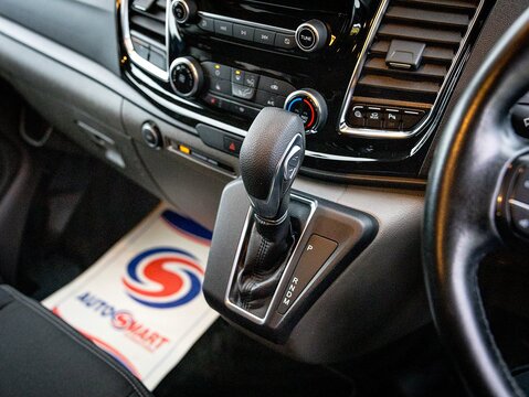 2.0 300 EcoBlue Limited Crew Van Double Cab 5dr Diesel Auto L1 H1 Euro 6 (s/s) (6 Seat) (130 ps)