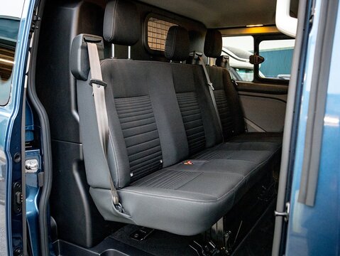 2.0 300 EcoBlue Limited Crew Van Double Cab 5dr Diesel Auto L1 H1 Euro 6 (s/s) (6 Seat) (130 ps)