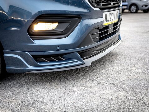 2.0 300 EcoBlue Limited Crew Van Double Cab 5dr Diesel Auto L1 H1 Euro 6 (s/s) (6 Seat) (130 ps)