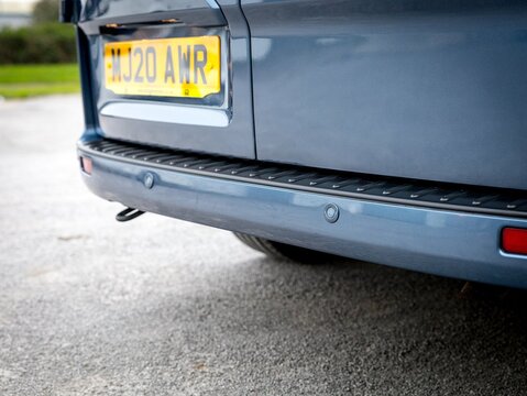 2.0 300 EcoBlue Limited Crew Van Double Cab 5dr Diesel Auto L1 H1 Euro 6 (s/s) (6 Seat) (130 ps)