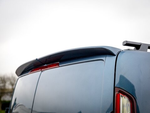 2.0 300 EcoBlue Limited Crew Van Double Cab 5dr Diesel Auto L1 H1 Euro 6 (s/s) (6 Seat) (130 ps)