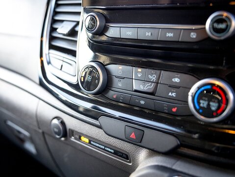 2.0 280 EcoBlue Limited Panel Van 5dr Diesel Auto L1 H1 Euro 6 (s/s) (130 ps)