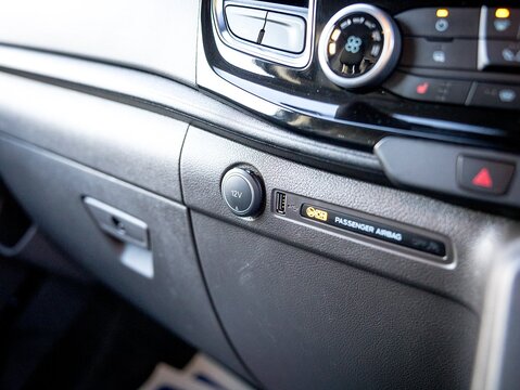 2.0 280 EcoBlue Limited Panel Van 5dr Diesel Auto L1 H1 Euro 6 (s/s) (130 ps)