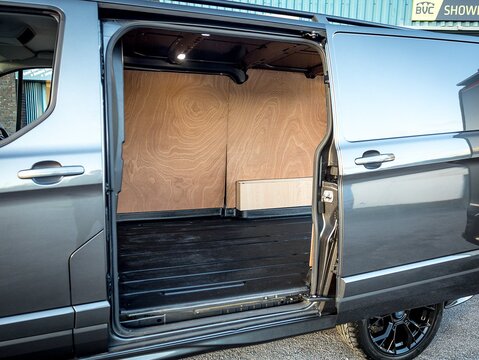 2.0 280 EcoBlue Limited Panel Van 5dr Diesel Auto L1 H1 Euro 6 (s/s) (130 ps)