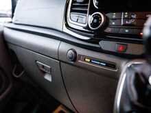 Ford Transit Custom Signature 280 2.0 EcoBlue 130 Bhp Limited L1 SWB 3-Seat Diesel 6-Speed Manual Panel Van