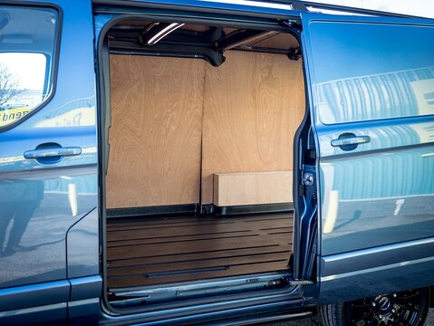 2.0 280 EcoBlue Limited Panel Van 5dr Diesel Auto L1 H1 Euro 6 (s/s) (170 ps)