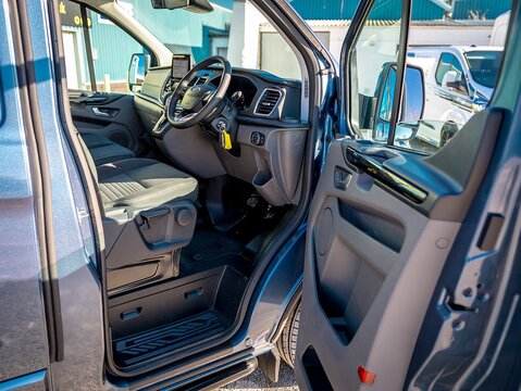 2.0 280 EcoBlue Limited Panel Van 5dr Diesel Auto L1 H1 Euro 6 (s/s) (170 ps)
