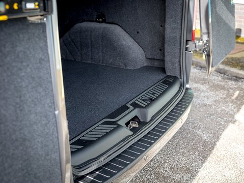 2.0 340 EcoBlue Limited Panel Van 5dr Diesel Auto L2 H1 Euro 6 (170 ps)