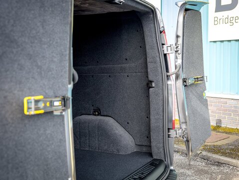 2.0 340 EcoBlue Limited Panel Van 5dr Diesel Auto L2 H1 Euro 6 (170 ps)