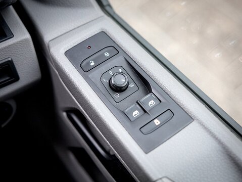 2.0 TDI T32 Highline Crew Van Double Cab 5dr Diesel Manual FWD SWB Euro 6 (s/s) (150 ps)