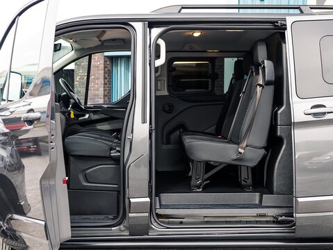 2.0 320 EcoBlue Limited Crew Van Double Cab 5dr Diesel Manual L2 H1 Euro 6 (s/s) (130 ps)