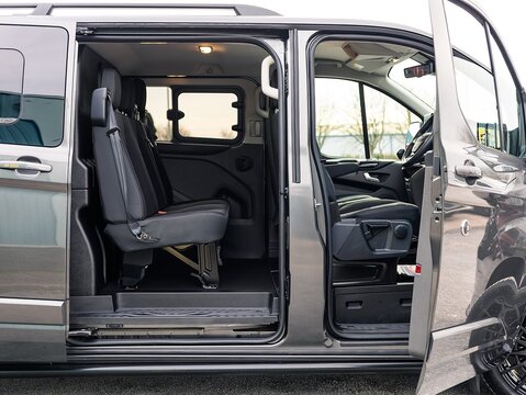 2.0 320 EcoBlue Limited Crew Van Double Cab 5dr Diesel Manual L2 H1 Euro 6 (s/s) (130 ps)