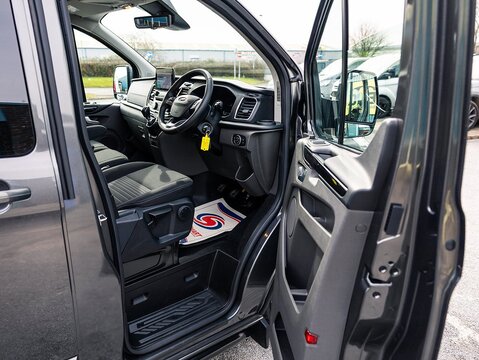 2.0 320 EcoBlue Limited Crew Van Double Cab 5dr Diesel Manual L2 H1 Euro 6 (s/s) (130 ps)