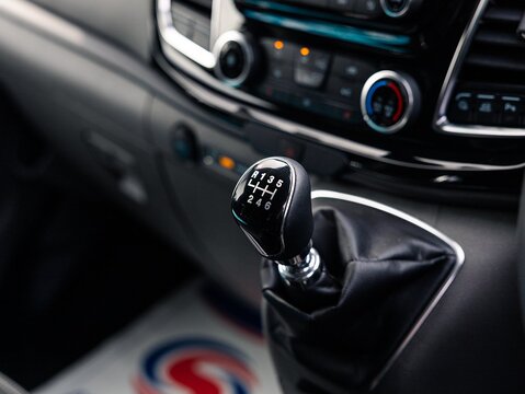 2.0 320 EcoBlue Limited Crew Van Double Cab 5dr Diesel Manual L2 H1 Euro 6 (s/s) (130 ps)