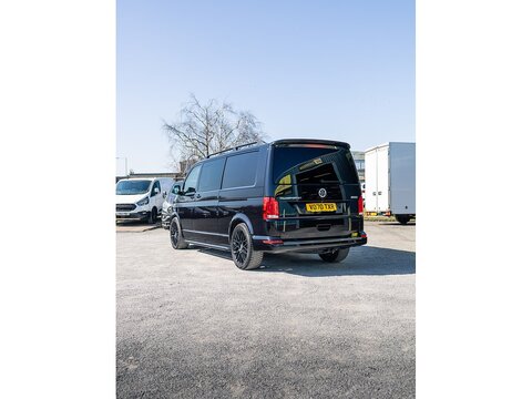 2.0 BiTDI T32 Highline Crew Van 5dr Diesel DSG 4Motion LWB Euro 6 (s/s) (199 ps)