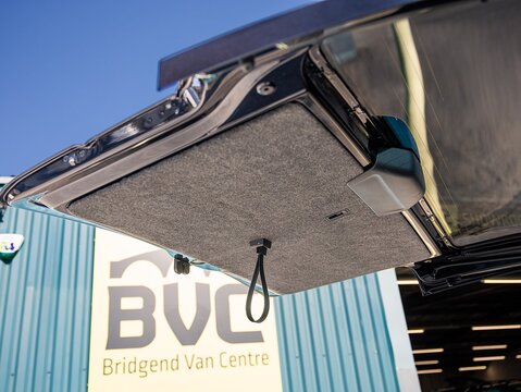 2.0 BiTDI T32 Highline Crew Van 5dr Diesel DSG 4Motion LWB Euro 6 (s/s) (199 ps)